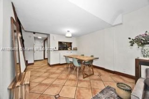 Adosado en venta en Pinecrest, Florida, 3 dormitorios, 96.62 m2 № 1951235 - foto 8