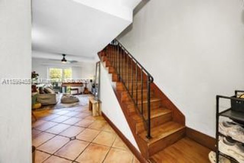 Adosado en venta en Pinecrest, Florida, 3 dormitorios, 96.62 m2 № 1951235 - foto 5