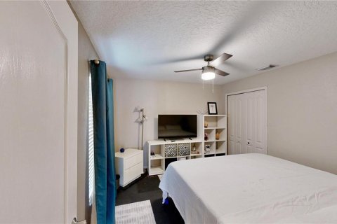 House in Orlando, Florida 4 bedrooms, 226.12 sq.m. № 2237051 - photo 10