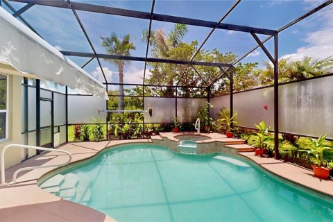 House in Orlando, Florida 4 bedrooms, 226.12 sq.m. № 2237051 - photo 2