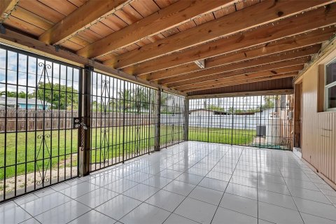 House in Homestead, Florida 3 bedrooms, 92.9 sq.m. № 1746029 - photo 16