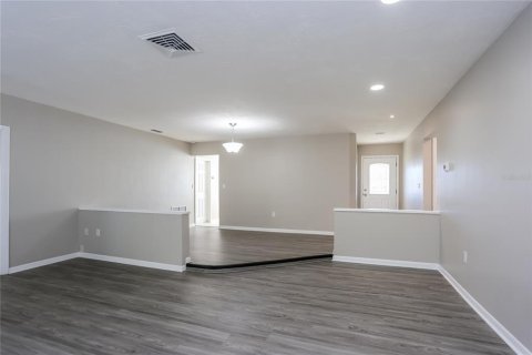 House in Clearwater, Florida 3 bedrooms, 129.51 sq.m. № 1822872 - photo 3