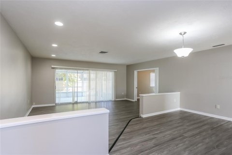 House in Clearwater, Florida 3 bedrooms, 129.51 sq.m. № 1822872 - photo 4