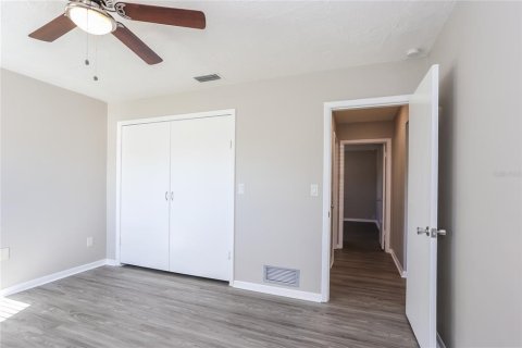 House in Clearwater, Florida 3 bedrooms, 129.51 sq.m. № 1822872 - photo 12