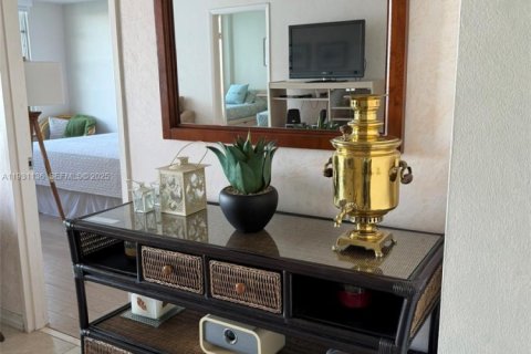 Condominio en alquiler en Miami Beach, Florida, 2 dormitorios, 95.69 m2 № 2034752 - foto 13