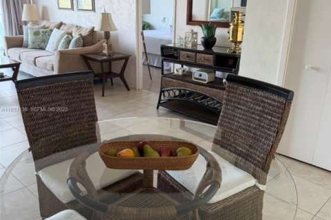 Condominio en alquiler en Miami Beach, Florida, 2 dormitorios, 95.69 m2 № 2034752 - foto 24