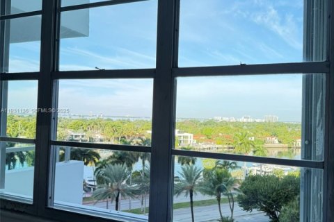 Condominio en alquiler en Miami Beach, Florida, 2 dormitorios, 95.69 m2 № 2034752 - foto 18