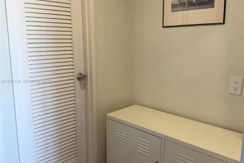 Condominio en alquiler en Miami Beach, Florida, 2 dormitorios, 95.69 m2 № 2034752 - foto 23