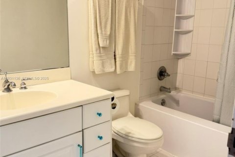 Condominio en alquiler en Miami Beach, Florida, 2 dormitorios, 95.69 m2 № 2034752 - foto 22