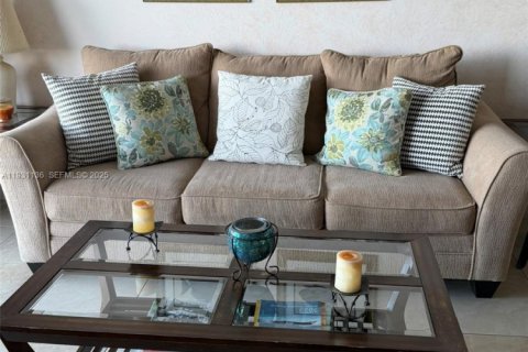 Condominio en alquiler en Miami Beach, Florida, 2 dormitorios, 95.69 m2 № 2034752 - foto 5