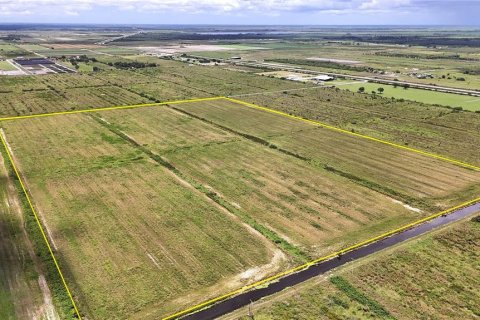 Terreno en venta en LaBelle, Florida № 2291161 - foto 11
