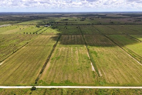 Terreno en venta en LaBelle, Florida № 2291161 - foto 2