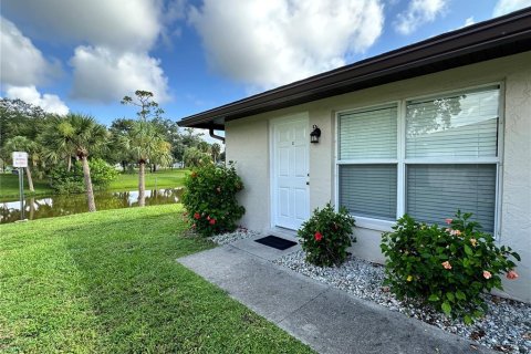 Condo in Port Charlotte, Florida, 1 bedroom № 2221548 - photo 16