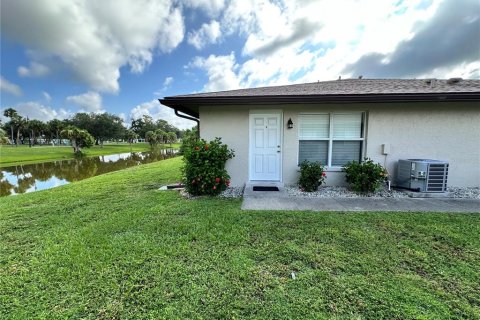 Condo in Port Charlotte, Florida, 1 bedroom № 2221548 - photo 18
