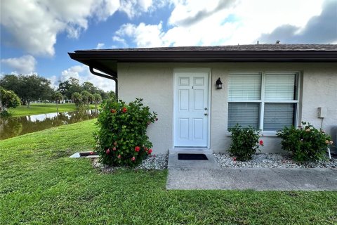 Condo in Port Charlotte, Florida, 1 bedroom № 2221548 - photo 2