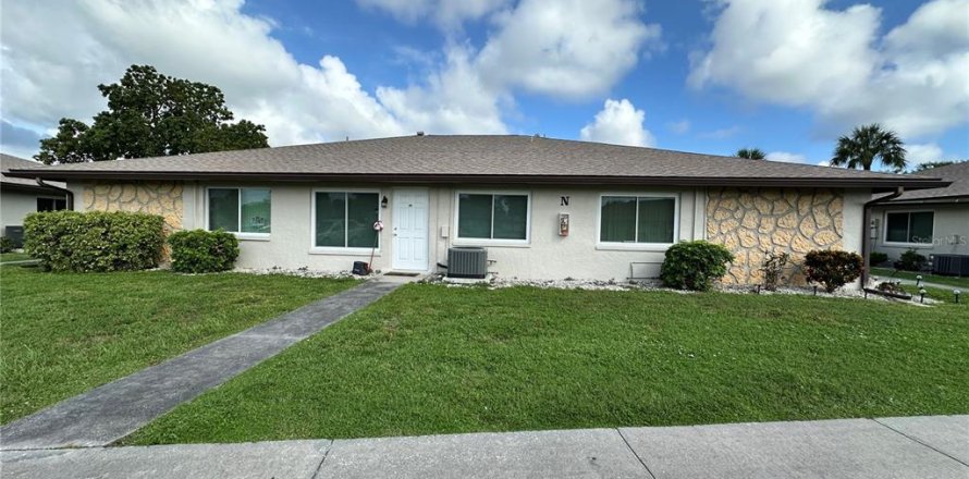 Condo in Port Charlotte, Florida, 1 bedroom № 2221548