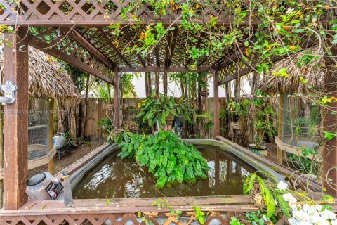 Casa en venta en Homestead, Florida, 5 dormitorios, 319.21 m2 № 1955001 - foto 12