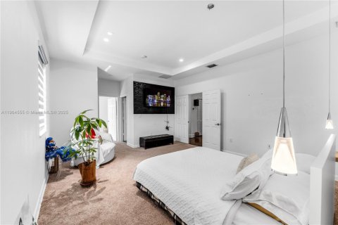 Casa en venta en Homestead, Florida, 5 dormitorios, 319.21 m2 № 1955001 - foto 25