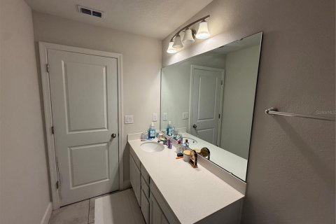 Touwnhouse à louer à Minneola, Floride: 3 chambres, 170.29 m2 № 2399492 - photo 13