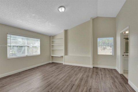 House in Boynton Beach, Florida 4 bedrooms, 177.26 sq.m. № 2252818 - photo 25