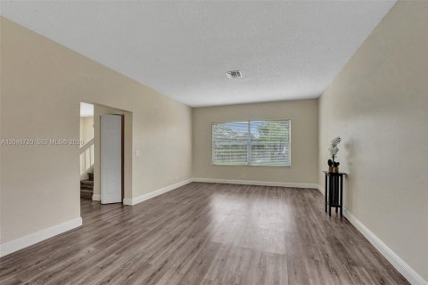 House in Boynton Beach, Florida 4 bedrooms, 177.26 sq.m. № 2252818 - photo 6