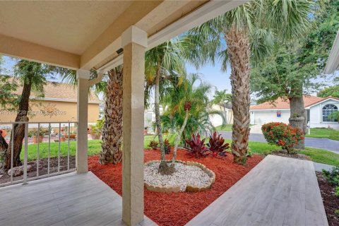 House in Boynton Beach, Florida 4 bedrooms, 177.26 sq.m. № 2252818 - photo 4