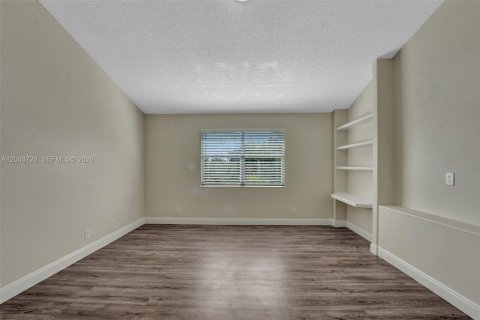 House in Boynton Beach, Florida 4 bedrooms, 177.26 sq.m. № 2252818 - photo 26