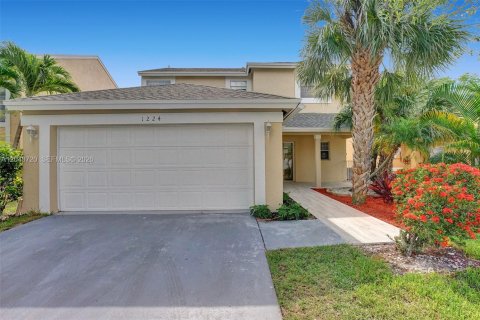House in Boynton Beach, Florida 4 bedrooms, 177.26 sq.m. № 2252818 - photo 2