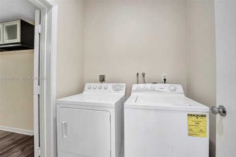 House in Boynton Beach, Florida 4 bedrooms, 177.26 sq.m. № 2252818 - photo 23