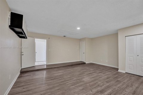 House in Boynton Beach, Florida 4 bedrooms, 177.26 sq.m. № 2252818 - photo 22