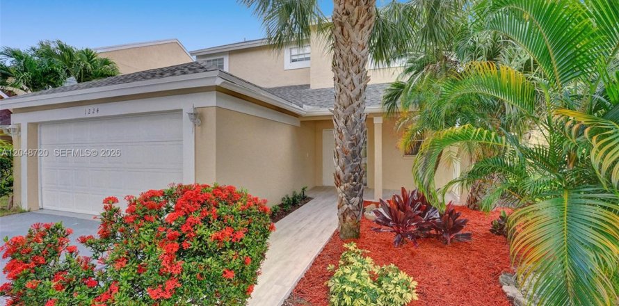 House in Boynton Beach, Florida 4 bedrooms, 177.26 sq.m. № 2252818