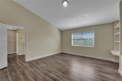 House in Boynton Beach, Florida 4 bedrooms, 177.26 sq.m. № 2252818 - photo 27