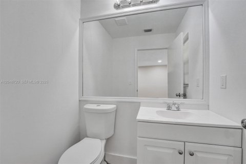 House in Boynton Beach, Florida 4 bedrooms, 177.26 sq.m. № 2252818 - photo 18