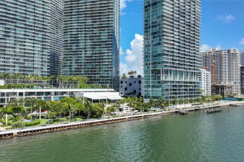 Condo in Miami, Florida, 2 bedrooms  № 2026853 - photo 5
