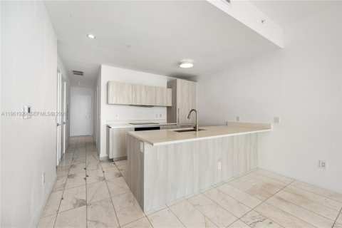 Condo in Miami, Florida, 2 bedrooms  № 2026853 - photo 22