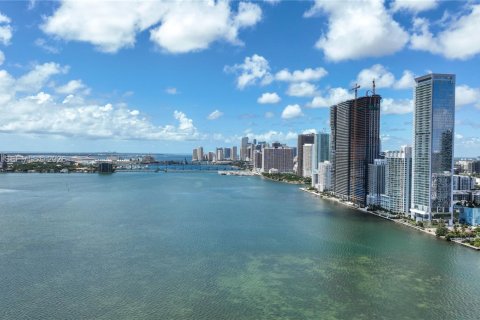 Condo in Miami, Florida, 2 bedrooms  № 2026853 - photo 4