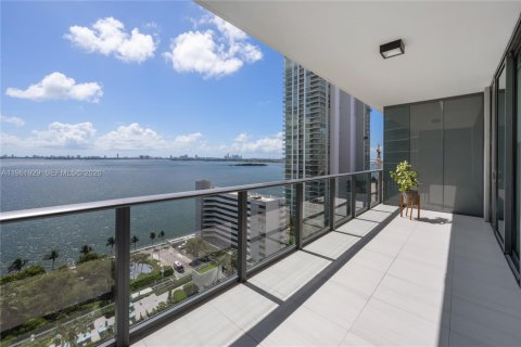 Condo in Miami, Florida, 2 bedrooms  № 2026853 - photo 9