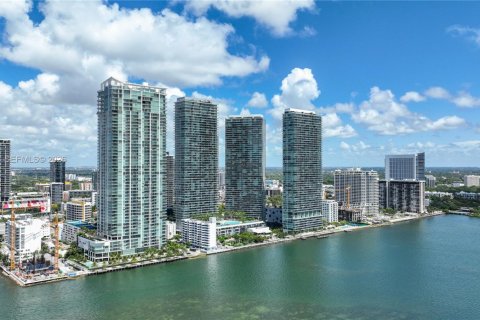 Condo in Miami, Florida, 2 bedrooms  № 2026853 - photo 8