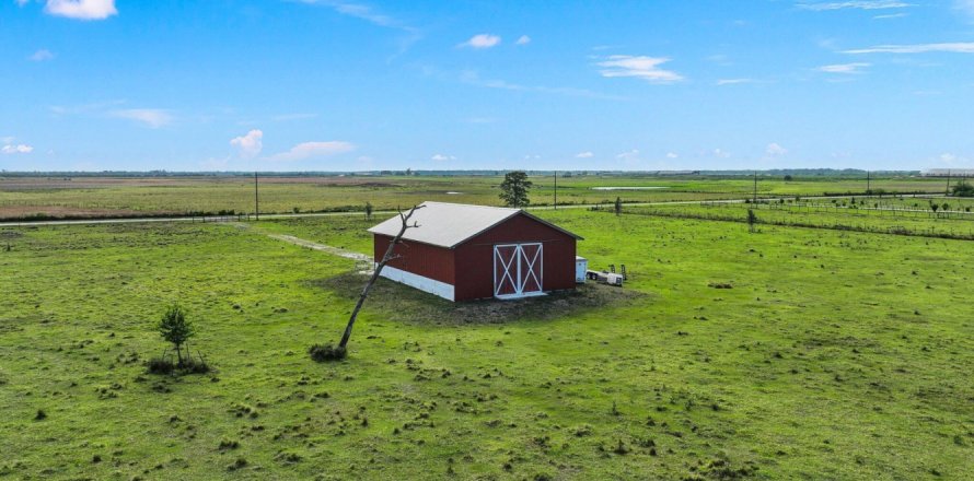 Land in Okeechobee, Florida № 1146018