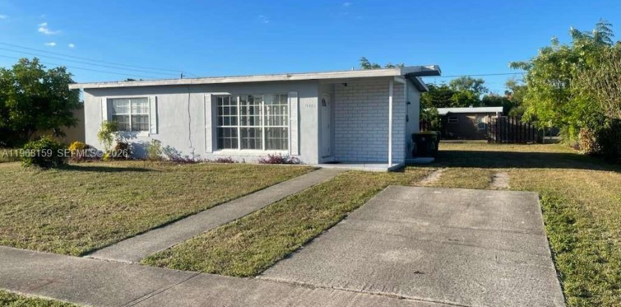 Casa en Port Charlotte, Florida 2 dormitorios, 75.44 m2 № 2030545