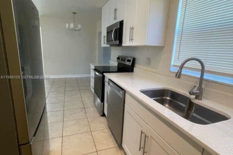 Casa en alquiler en Port Charlotte, Florida, 2 dormitorios, 75.44 m2 № 2030545 - foto 7