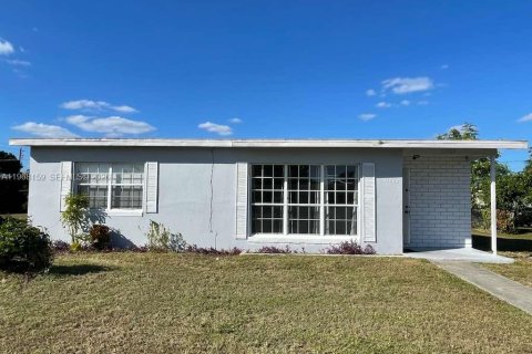 Casa en alquiler en Port Charlotte, Florida, 2 dormitorios, 75.44 m2 № 2030545 - foto 21