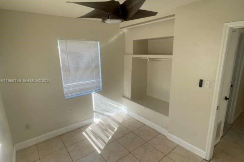 Casa en alquiler en Port Charlotte, Florida, 2 dormitorios, 75.44 m2 № 2030545 - foto 19