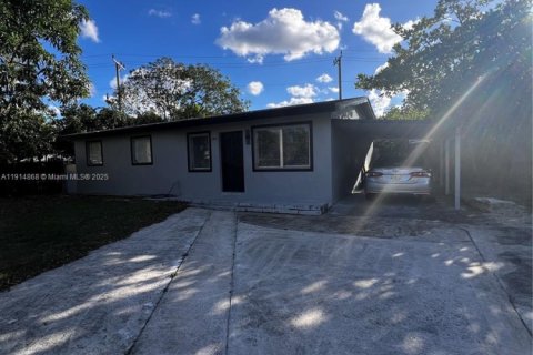 House in Fort Lauderdale, Florida 3 bedrooms, 136.01 sq.m. № 1970161 - photo 30