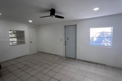 House in Fort Lauderdale, Florida 3 bedrooms, 136.01 sq.m. № 1970161 - photo 22