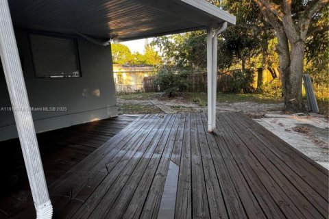 House in Fort Lauderdale, Florida 3 bedrooms, 136.01 sq.m. № 1970161 - photo 4