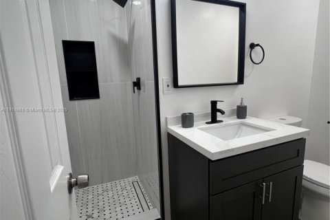 House in Fort Lauderdale, Florida 3 bedrooms, 136.01 sq.m. № 1970161 - photo 13
