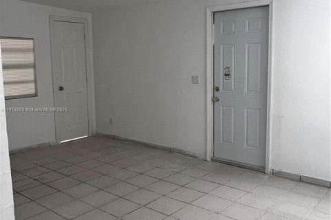 House in Fort Lauderdale, Florida 3 bedrooms, 136.01 sq.m. № 1970161 - photo 21