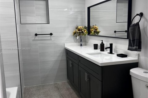 House in Fort Lauderdale, Florida 3 bedrooms, 136.01 sq.m. № 1970161 - photo 16