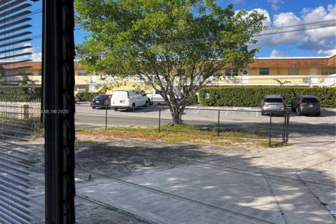 House in Fort Lauderdale, Florida 3 bedrooms, 136.01 sq.m. № 1970161 - photo 18